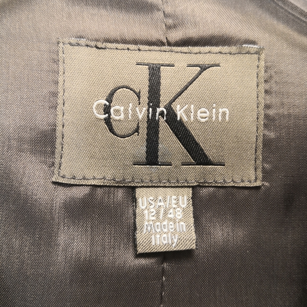 SALE Calvin Klein 2 piece suit - Picture 3 of 8